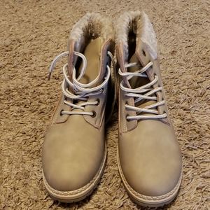 Dirty laundry boots size 9